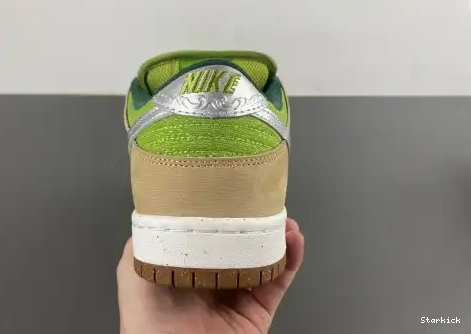 SB Nike FQ7585-200   Dunk Low “Escargot” 0606